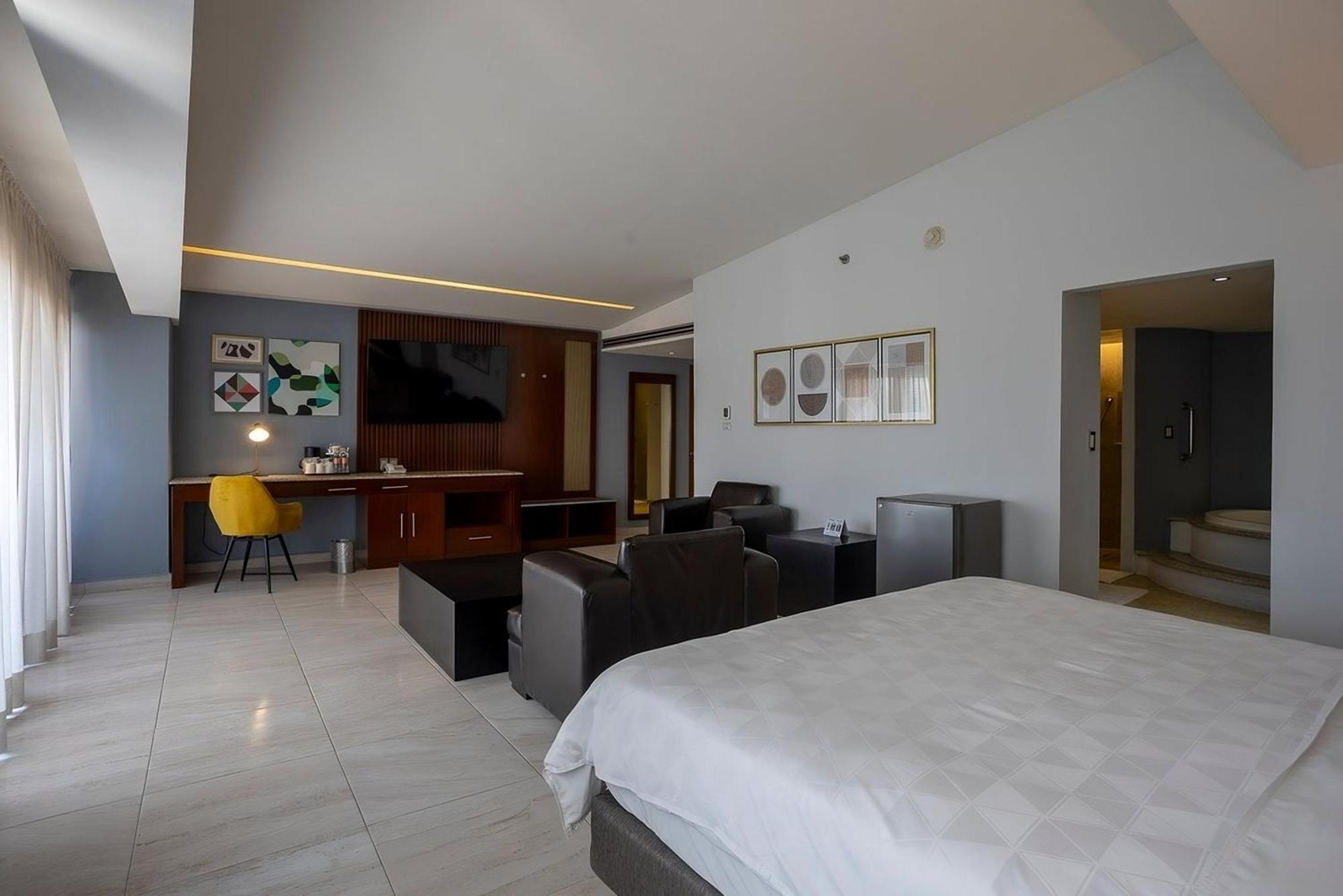 Holiday Inn Puebla Finsa By Ihg Zewnętrze zdjęcie